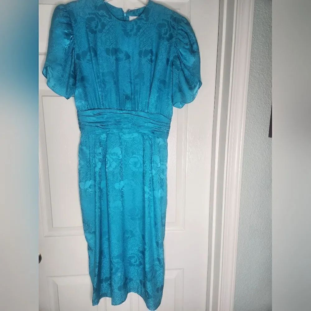 Vintage MS Chaus 8 Aqua Blue 100% SILK Shortsleeves Pleated Waist Zipper Women’s